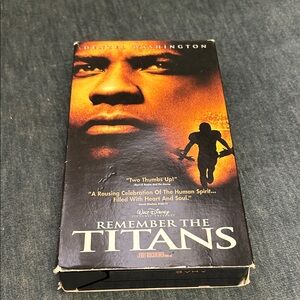 Remember the Titans VHS Tape